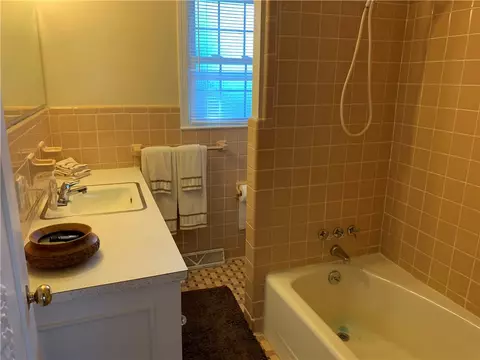 301 Boggs St, Pendleton, SC 29670 photo 10