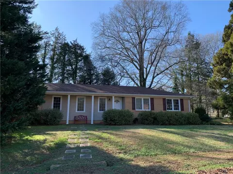 301 Boggs St, Pendleton, SC 29670 photo 4