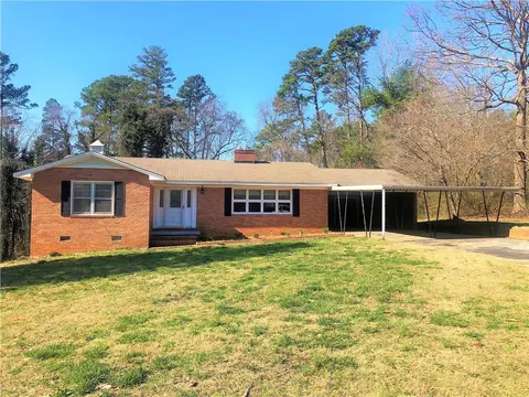 330 Kenneth St, Walhalla, SC 29691 photo 2