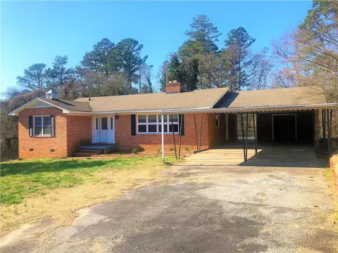 330 Kenneth St, Walhalla, SC 29691 photo 3