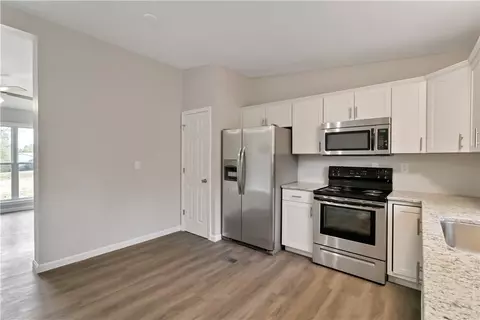 252 Earle Rd, Central, SC 29630 photo 3
