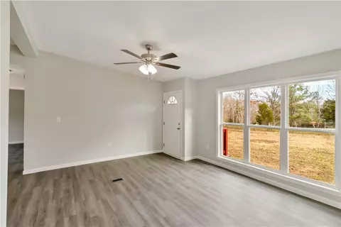 252 Earle Rd, Central, SC 29630 photo 5