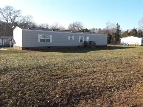 116 Pendleton Woods Cir, Central, SC 29630 photo 1