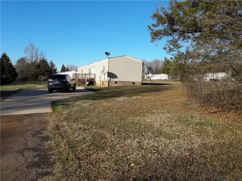 116 Pendleton Woods Cir, Central, SC 29630 photo 7