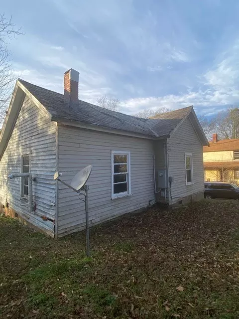 206 Cox St, Honea Path, SC 29654 photo 5