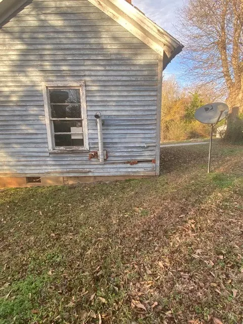 206 Cox St, Honea Path, SC 29654 photo 3
