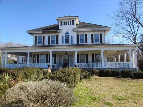 307 Hampton Ave, Pickens, SC 29671 photo 1