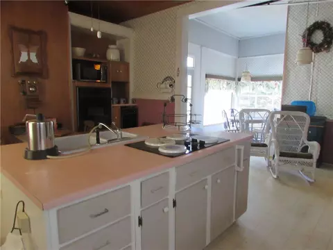 307 Hampton Ave, Pickens, SC 29671 photo 3