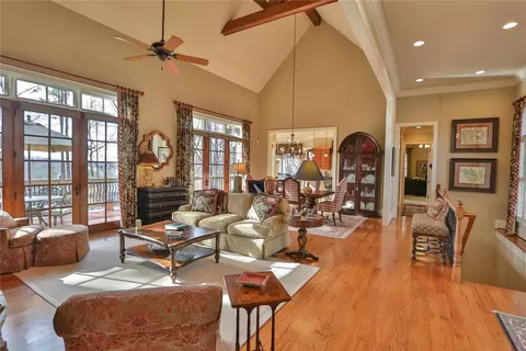 528 S Point Blvd, Sunset, SC 29685 photo 5