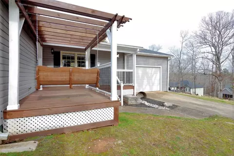 217 E Capewood Ave, Seneca, SC 29678 photo 1