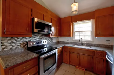 217 E Capewood Ave, Seneca, SC 29678 photo 11