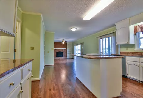 105 E Shefford St, Greer, SC 29650 photo 29