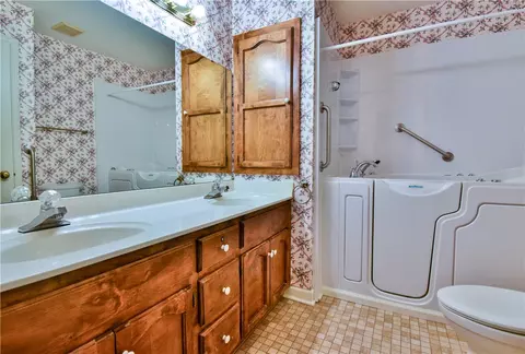 105 E Shefford St, Greer, SC 29650 photo 32