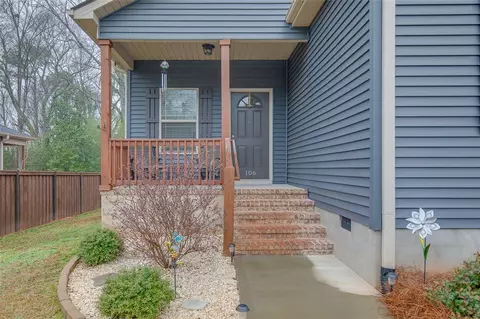 106 W 3rd Ave, Easley, SC 29640 photo 2