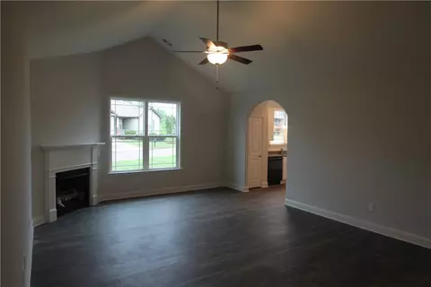 302 S Stonegate Dr, Seneca, SC 29678 photo 3