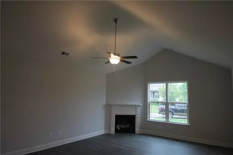 302 S Stonegate Dr, Seneca, SC 29678 photo 4
