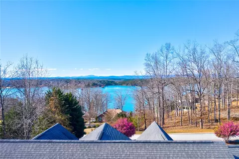 301 Falling Leaf Ct, Seneca, SC 29672 photo 2