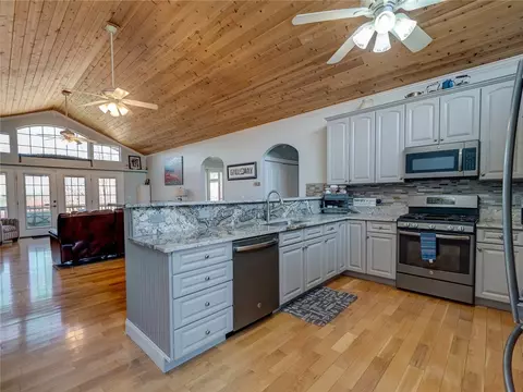 301 Falling Leaf Ct, Seneca, SC 29672 photo 11