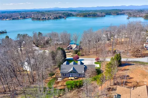 301 Falling Leaf Ct, Seneca, SC 29672 photo 1
