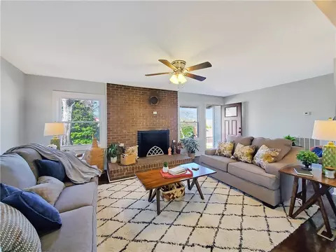 426 Pineview Dr, Pickens, SC 29671 photo 2