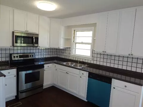 110 Bluefield Rd, Starr, SC 29684 photo 4