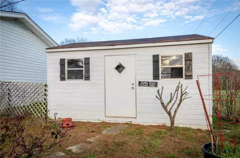 233 Gray Dr, Williamston, SC 29697 photo 6