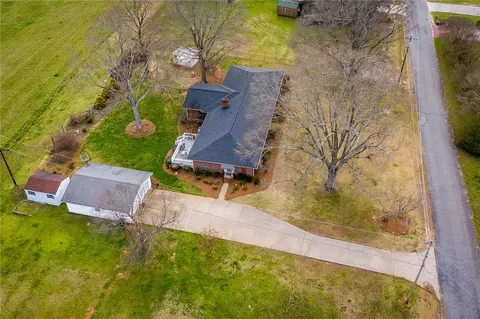 233 Gray Dr, Williamston, SC 29697 photo 38
