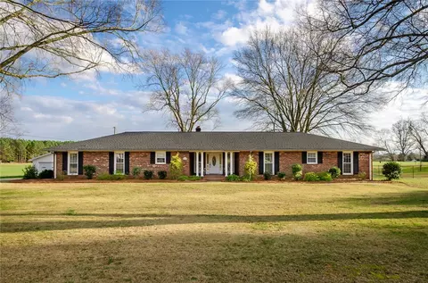 233 Gray Dr, Williamston, SC 29697 photo 4