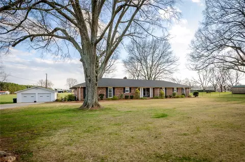 233 Gray Dr, Williamston, SC 29697 photo 1