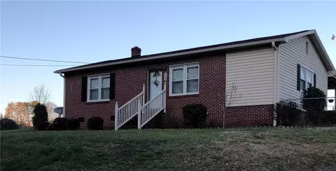 449 Black Snake Rd, Easley, SC 29640 photo 1