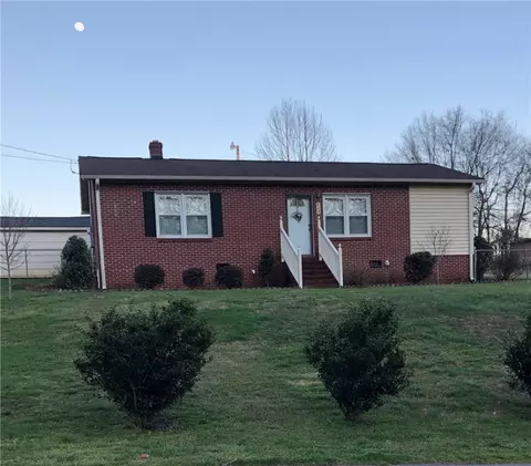 449 Black Snake Rd, Easley, SC 29640 photo 32