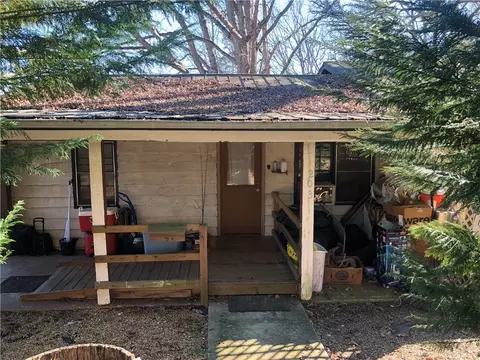 203 Webb Ln, Walhalla, SC 29691 photo 2