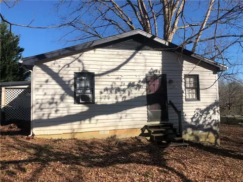203 Webb Ln, Walhalla, SC 29691 photo 1
