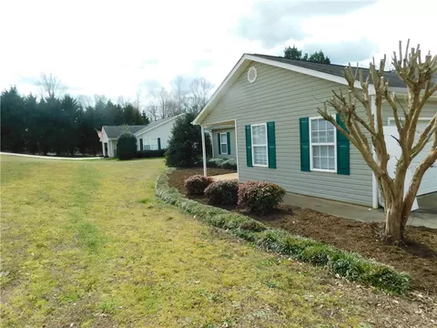 880 Louie Ln, Seneca, SC 29678 photo 16
