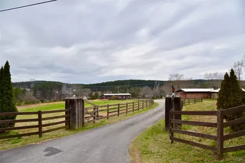 3626 Walhalla Hwy, Six Mile, SC 29682 photo 3