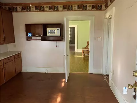 110 Murphy Dr, Starr, SC 29684 photo 2
