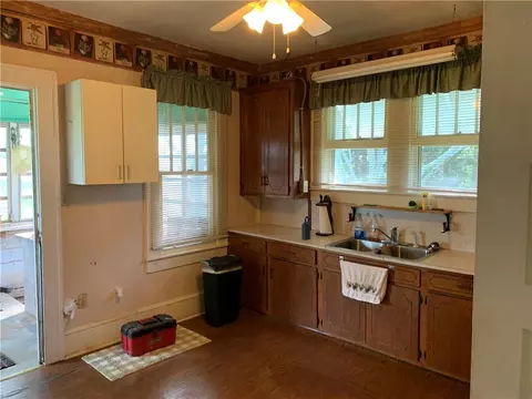 110 Murphy Dr, Starr, SC 29684 photo 3