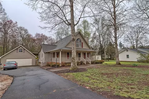 300 Hamilton Forest Dr, Easley, SC 29640 photo 2