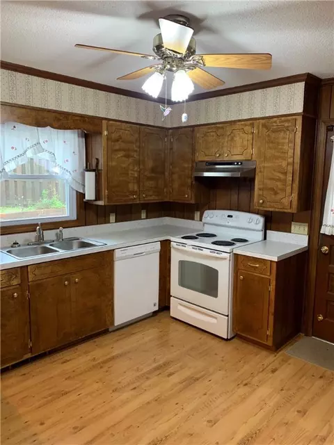 208 Raines Rd, Pickens, SC 29671 photo 11