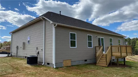183 Sunny Point Loop, Central, SC 29630 photo 3