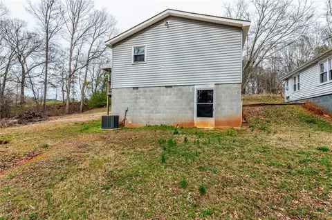 1039 Johnson Rd, Easley, SC 29642 photo 11