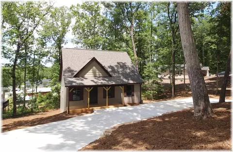 914 Ann Dr, Seneca, SC 29678 photo 1