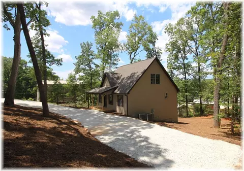 914 Ann Dr, Seneca, SC 29678 photo 2