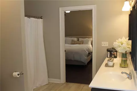335 Camperdown Ct, Easley, SC 29642 photo 9