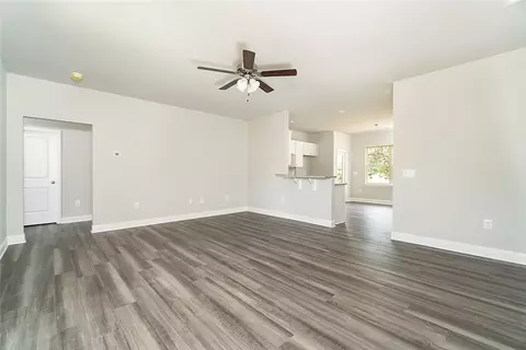 520 W 2nd Ave, Easley, SC 29640 photo 4