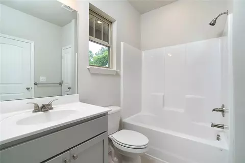 520 W 2nd Ave, Easley, SC 29640 photo 14