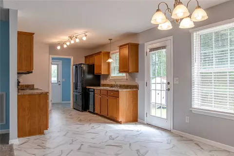 108 E King Rd, Greer, SC 29651 photo 9