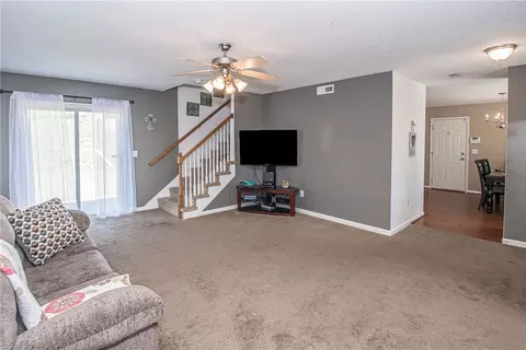 112 Glazed Oak Dr, Easley, SC 29640 photo 9