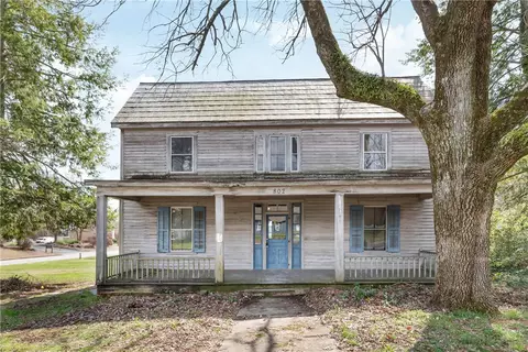 802 E Main St, Walhalla, SC 29691 photo 2