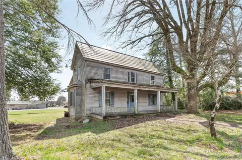 802 E Main St, Walhalla, SC 29691 photo 1